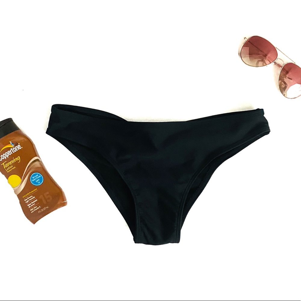 Black bikini bottoms by Apparel Size S